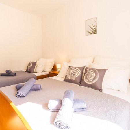 Apartment And Room Bacic Metajna Rum bild
