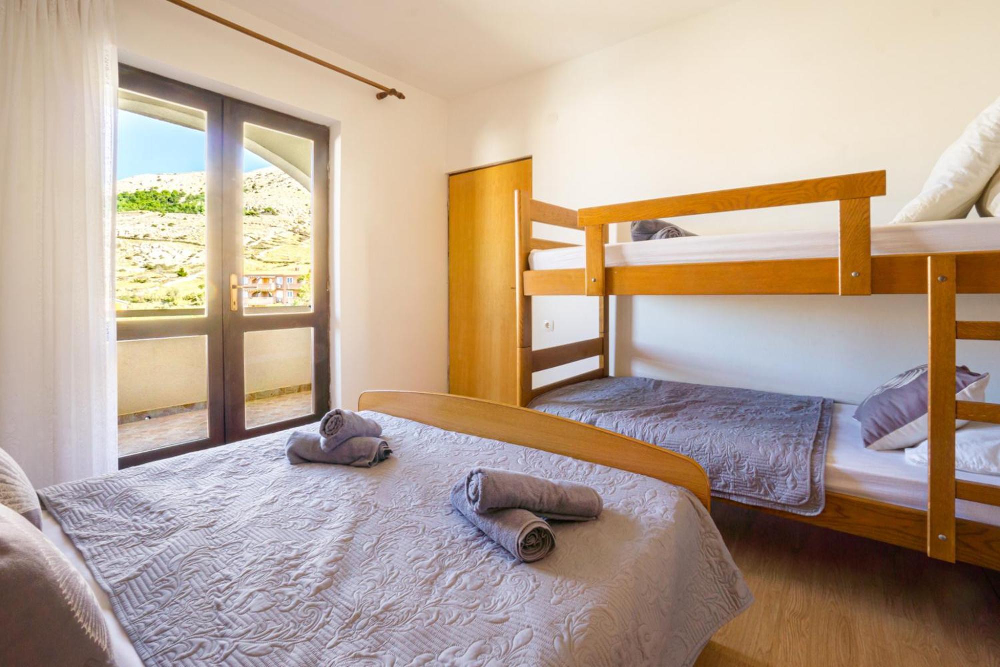Apartment And Room Bacic Metajna Rum bild
