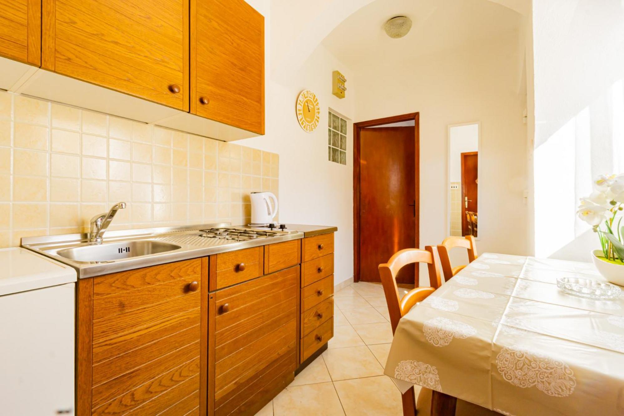Apartment And Room Bacic Metajna Rum bild